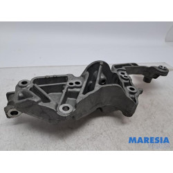 Citroen - C3 - Alternator upper bracket