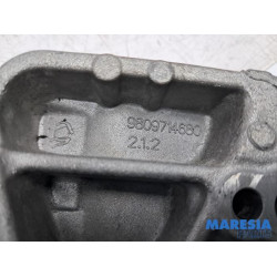 Citroen - C3 - Alternator upper bracket
