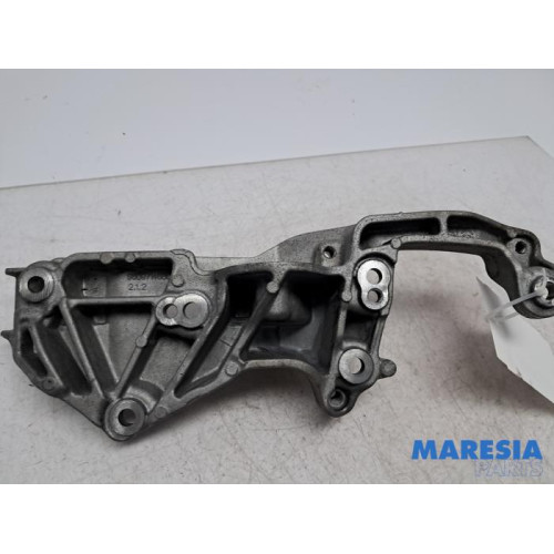 Citroen - C3 - Alternator upper bracket