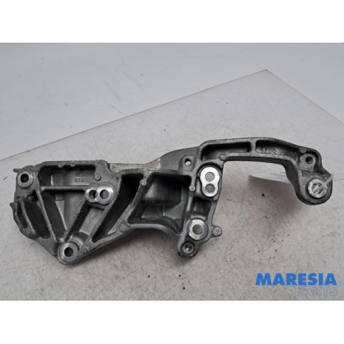 Opel - Mokka - Dynamosteun boven