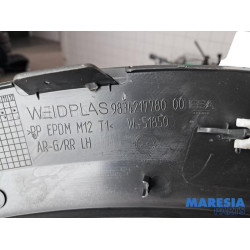 Opel - Mokka - Wielrand achter