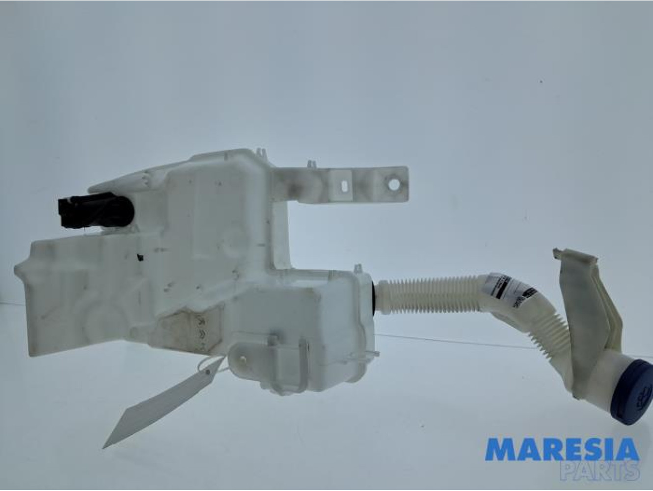 Opel - Mokka - Front windscreen washer reservoir