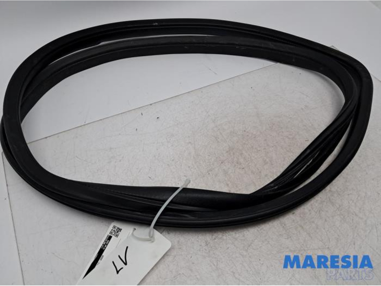 Peugeot - 108 - Türgummi 4-türig links vorne