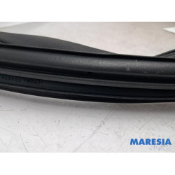 Peugeot - 108 - Türgummi 4-türig rechts vorne