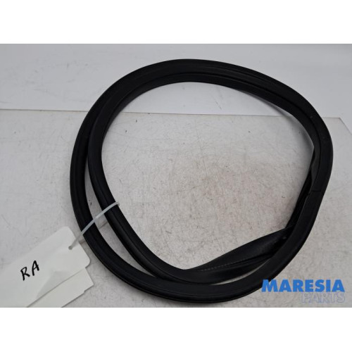 Peugeot - 108 - Joint caoutchouc portière 4portes arrière droite