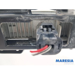 Peugeot - 108 - Tageslicht links