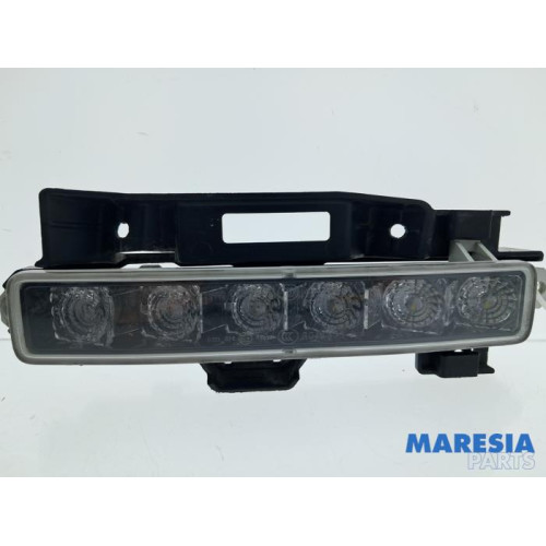 Peugeot - 108 - Tageslicht links