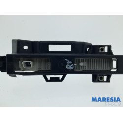 Peugeot - 108 - Tageslicht rechts