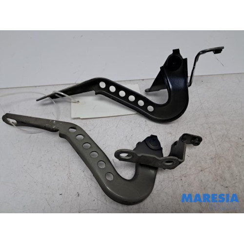 Citroen - C1 - Motorkap Scharnier