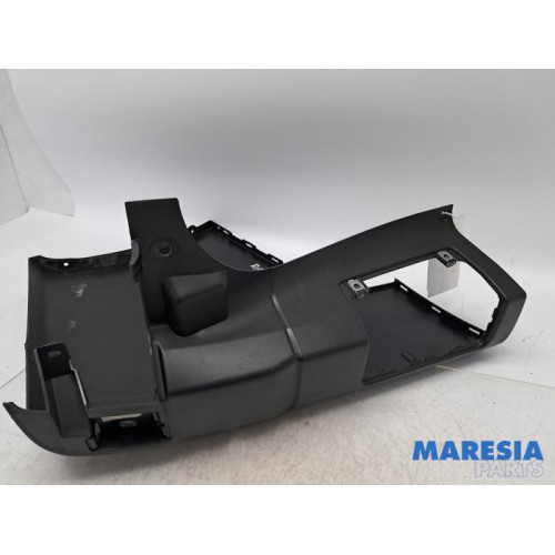 Renault - Trafic - Bumperdeel rechts-achter