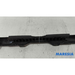 Renault - Trafic - Stoßstangeträger hinten