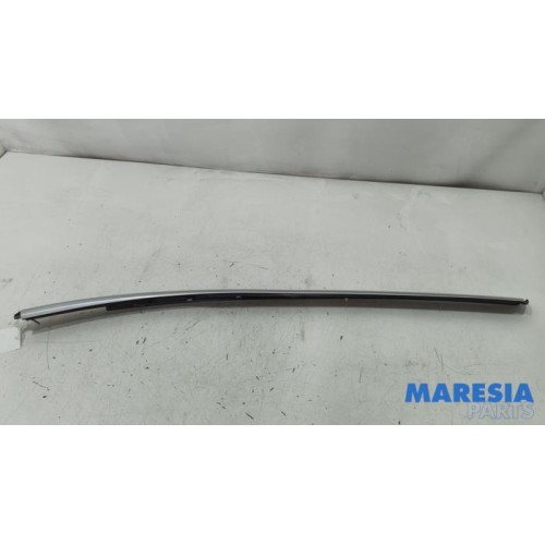 Citroen - C4 Grand Picasso - Frontscreen frame