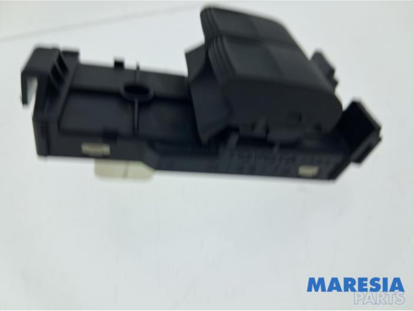 Peugeot - 108 - Electric window switch