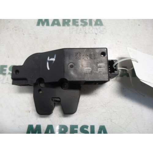 Citroen - C2 - Tailgate lock mechanism