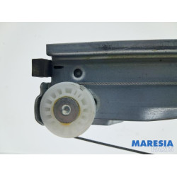 Renault - Captur - Rear door window mechanism 4-door, left