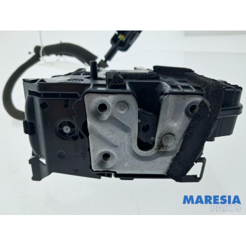 Renault - Captur - Serrure portière mécanique 4portes arrière droite