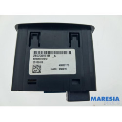 Renault - Captur - AUX / USB connection
