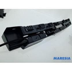 Renault - Captur - Stoßstangenstütze mitte hinten