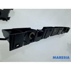 Renault - Captur - Stoßstangenstütze mitte hinten