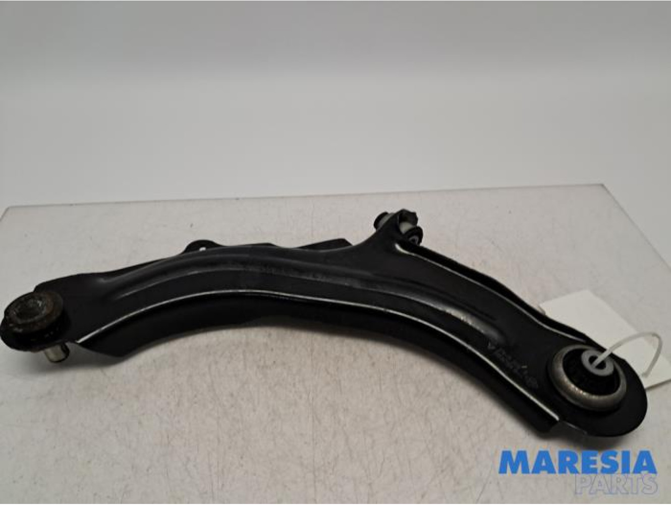 Renault - Captur - Front lower wishbone, right