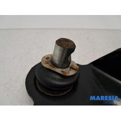 Renault - Captur - Front lower wishbone, right
