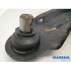 Renault - Captur - Draagarm onder links-voor