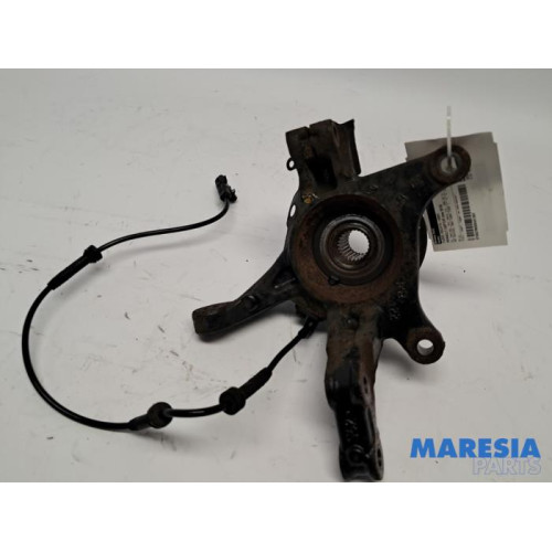 Renault - Captur - Fusee rechts-voor