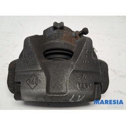 Renault - Captur - Remklauw (Tang) links-voor