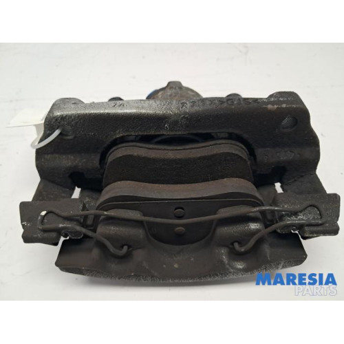 Renault - Captur - Remklauw (Tang) links-voor