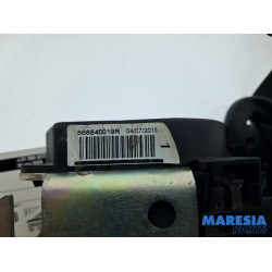 Renault - Master - Front seatbelt, right