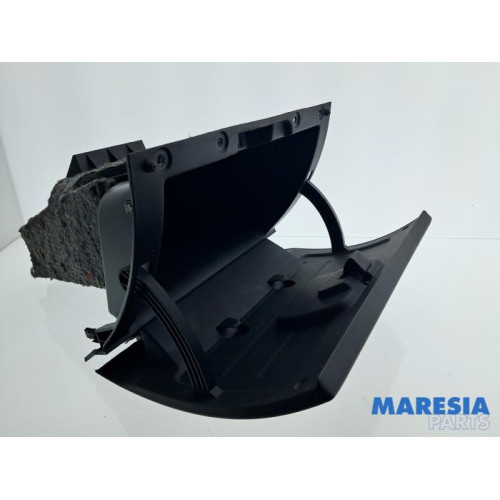 Renault - Master - Glovebox