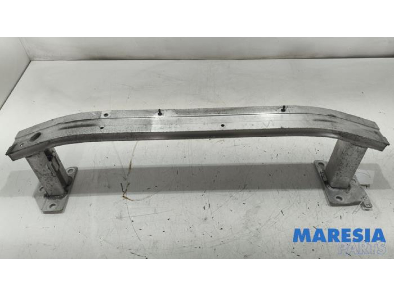 Renault - Captur - Front bumper frame