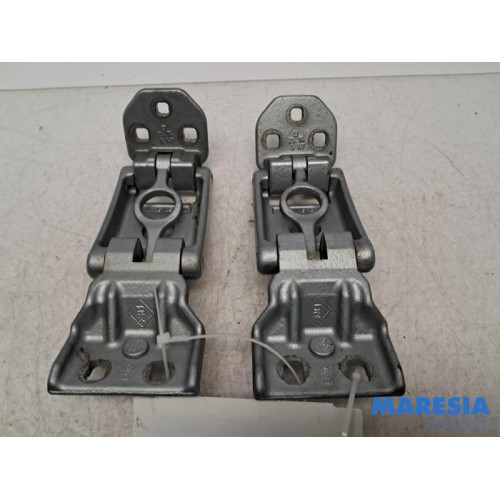 Renault - Master - Charnière porte arrière gauche