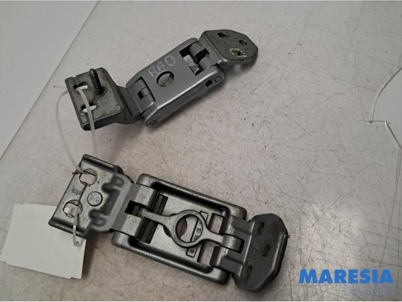 Renault - Master - Charnière porte arrière droite