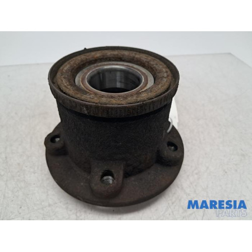 Renault - Master - Wielnaaf achter