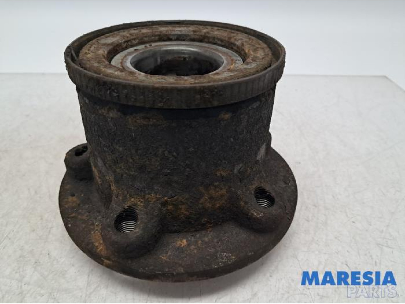 Renault - Master - Wielnaaf achter