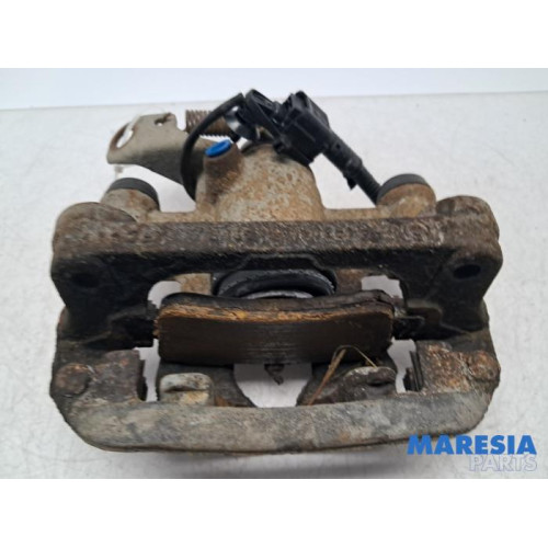 Renault - Master - Remklauw (Tang) rechts-achter