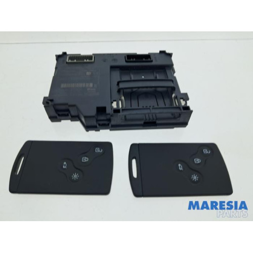 Renault - Captur - Kartenleser (Schloss)