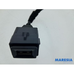 Citroen - C4 Grand Picasso - Connexion USB