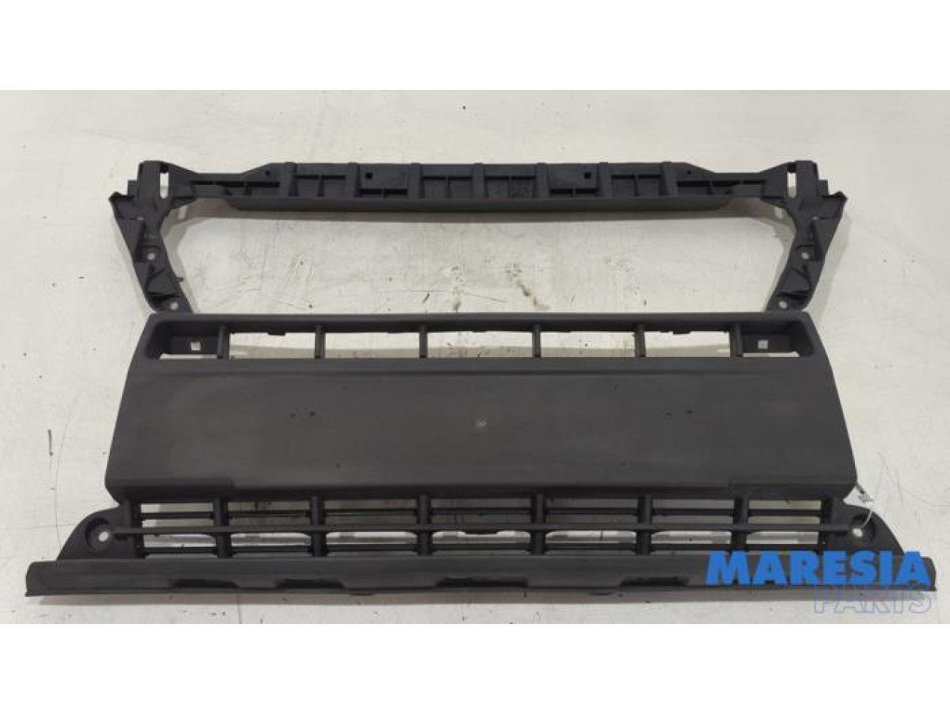 Peugeot - Boxer - Bumperdeel midden-voor