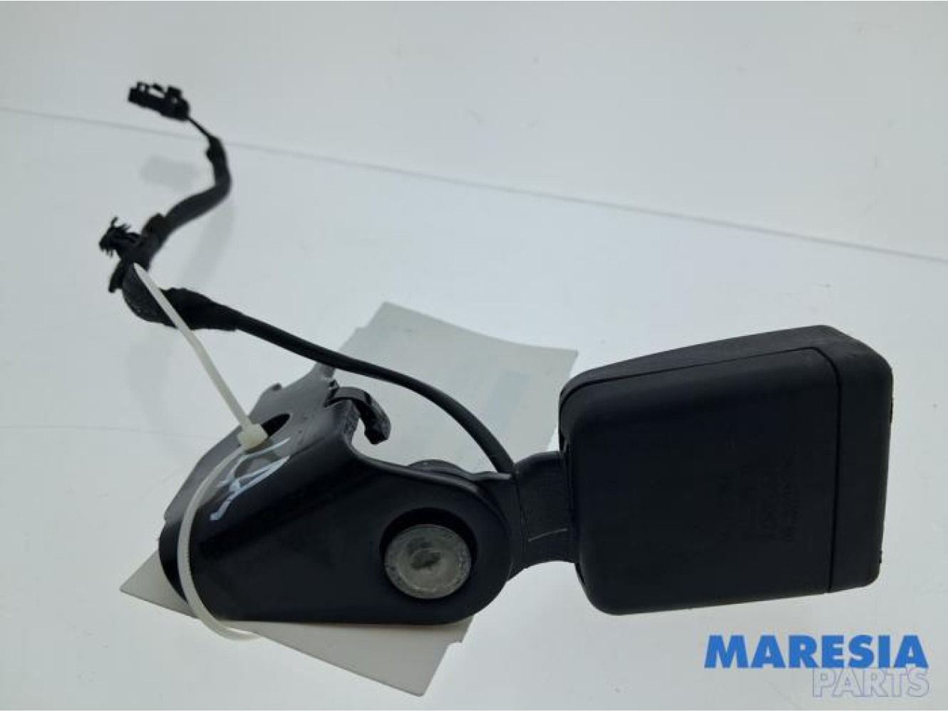 Opel - Mokka - Insertion ceinture de sécurité arrière gauche