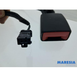 Opel - Mokka - Insertion ceinture de sécurité arrière gauche