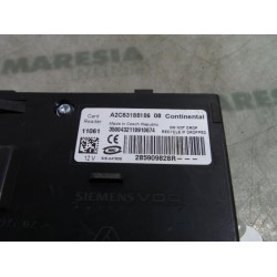Renault - Megane - Kaartlezer (slot)
