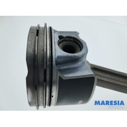 Renault - Captur - Drijfstang