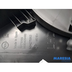 Opel - Mokka - Dashboardkastje