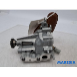 Renault - Captur - Oil pump