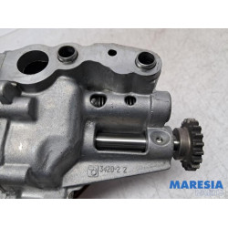 Renault - Captur - Oil pump