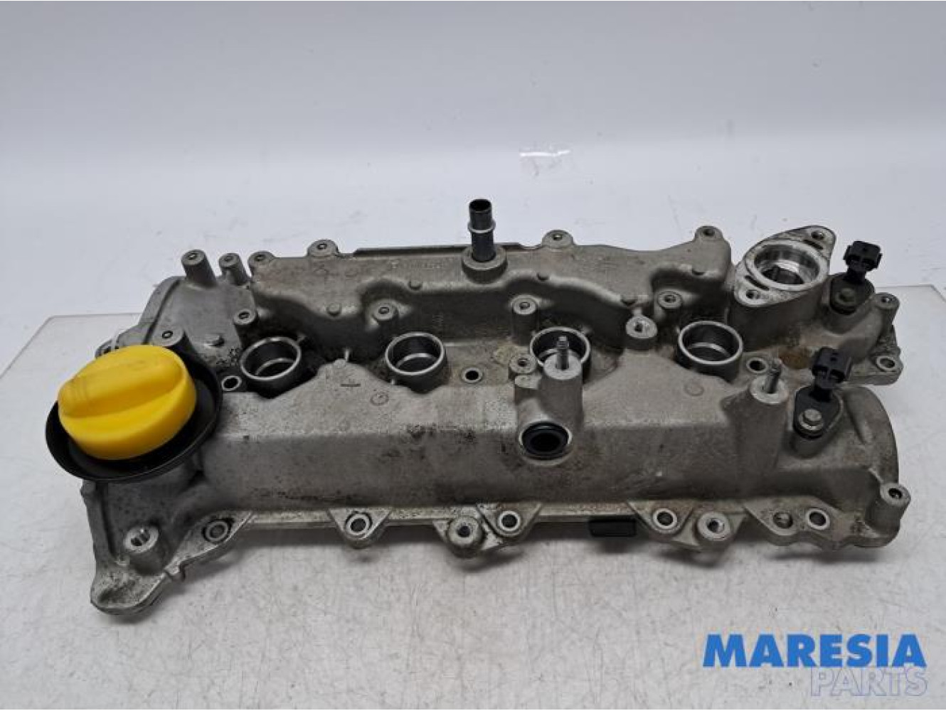 Renault - Captur - Rocker cover
