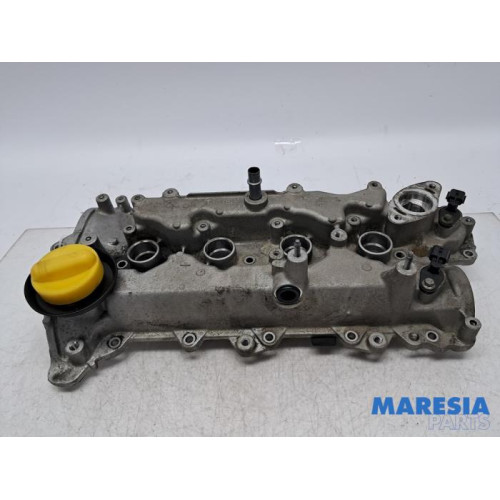 Renault - Captur - Rocker cover