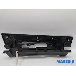 Renault - Trafic - Achterlichtrand rechts